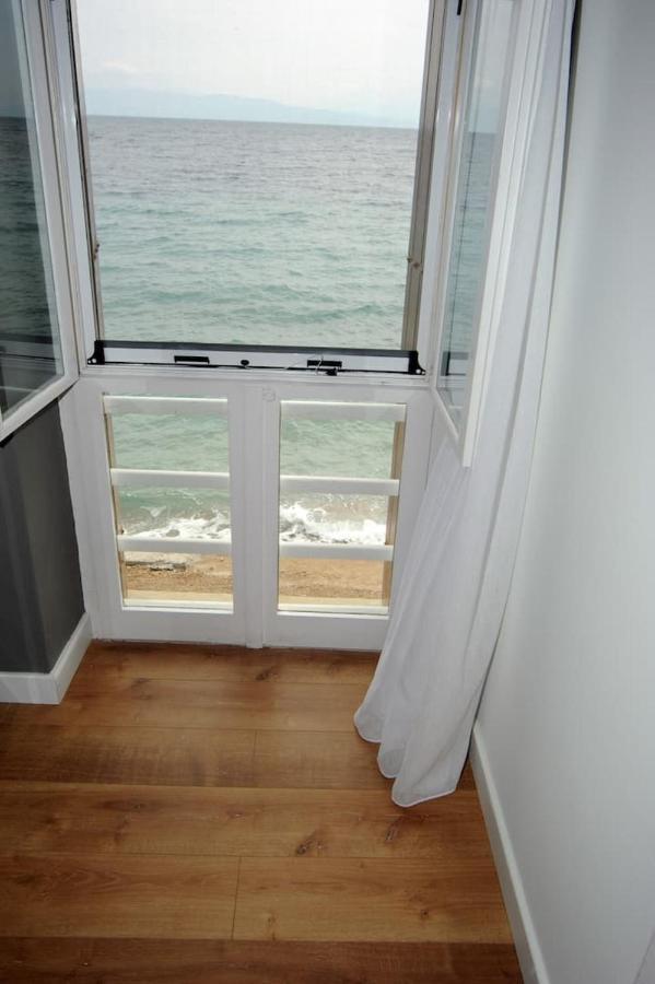 Crecian Water Front Apartamento Aigeira Exterior foto